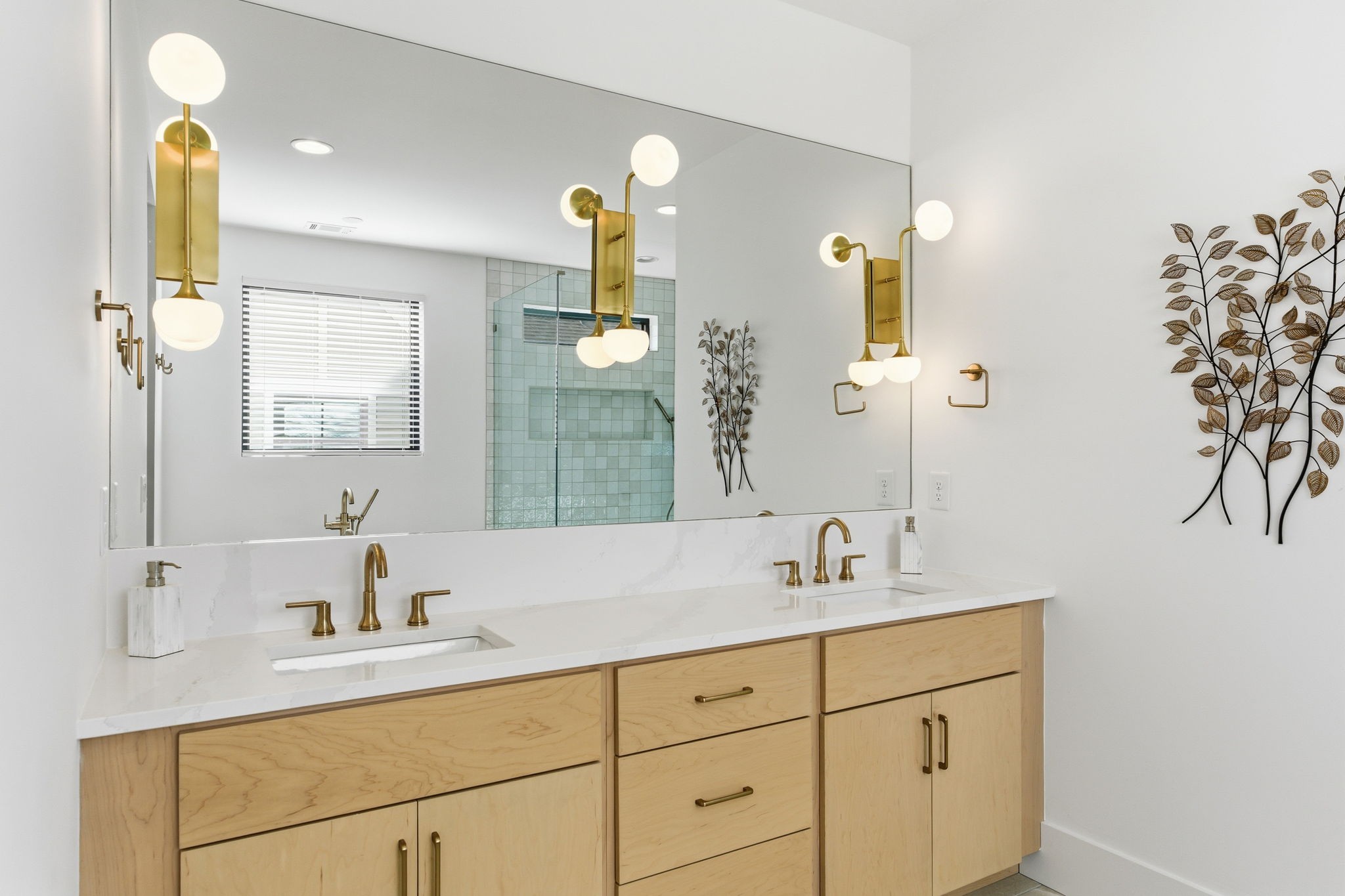 2811 W Kirkwood Ave Unit: B