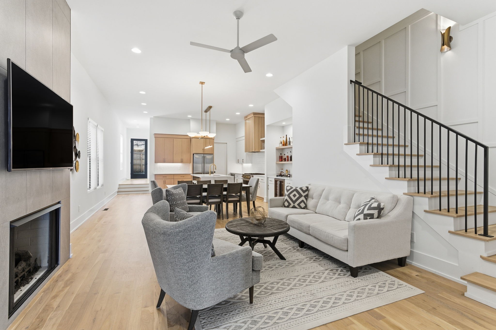 2811 W Kirkwood Ave Unit: B