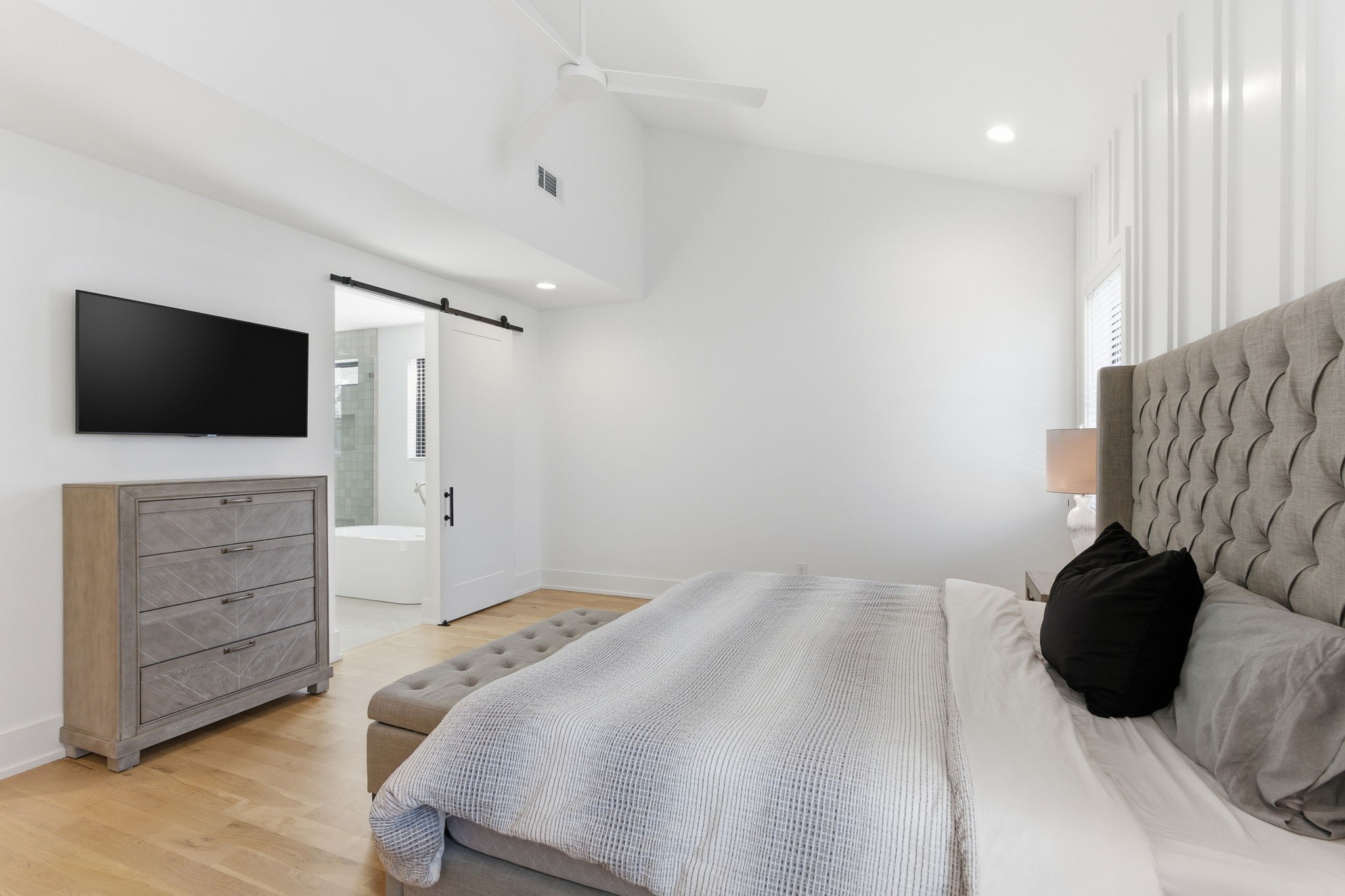 2811 W Kirkwood Ave Unit: B