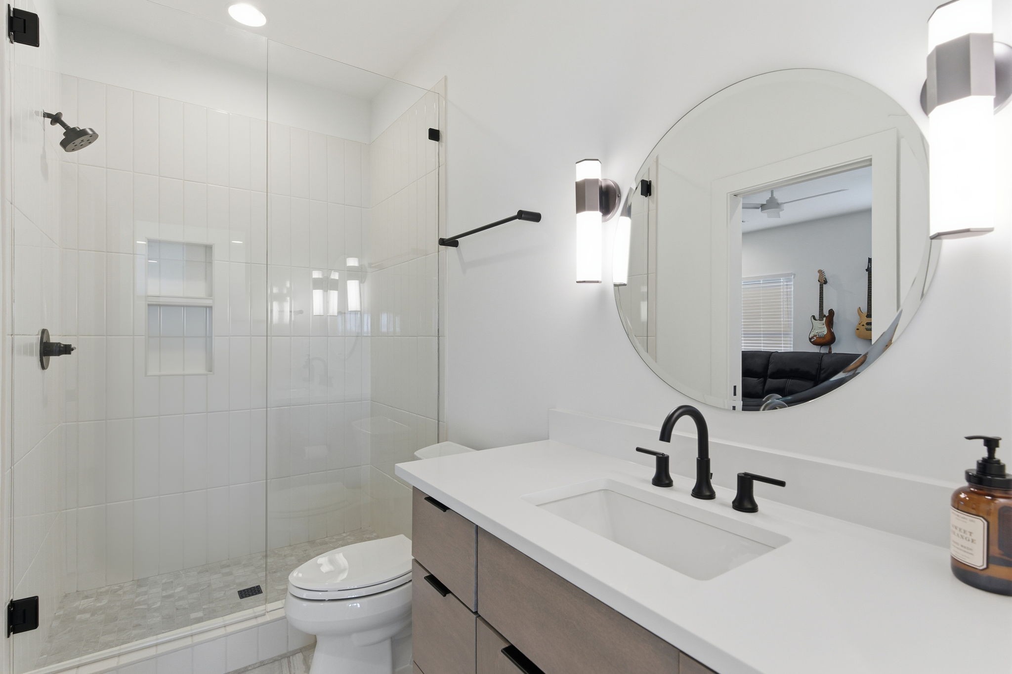 2811 W Kirkwood Ave Unit: B