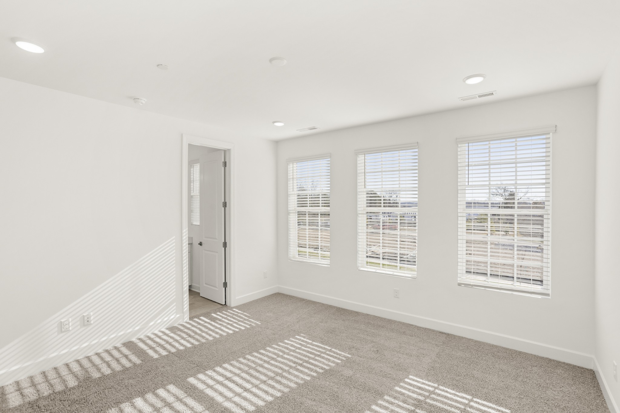 320 Lynwood Station Boulevard