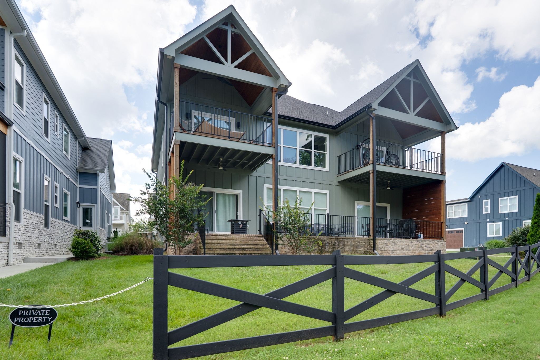 11 Hammock Dr