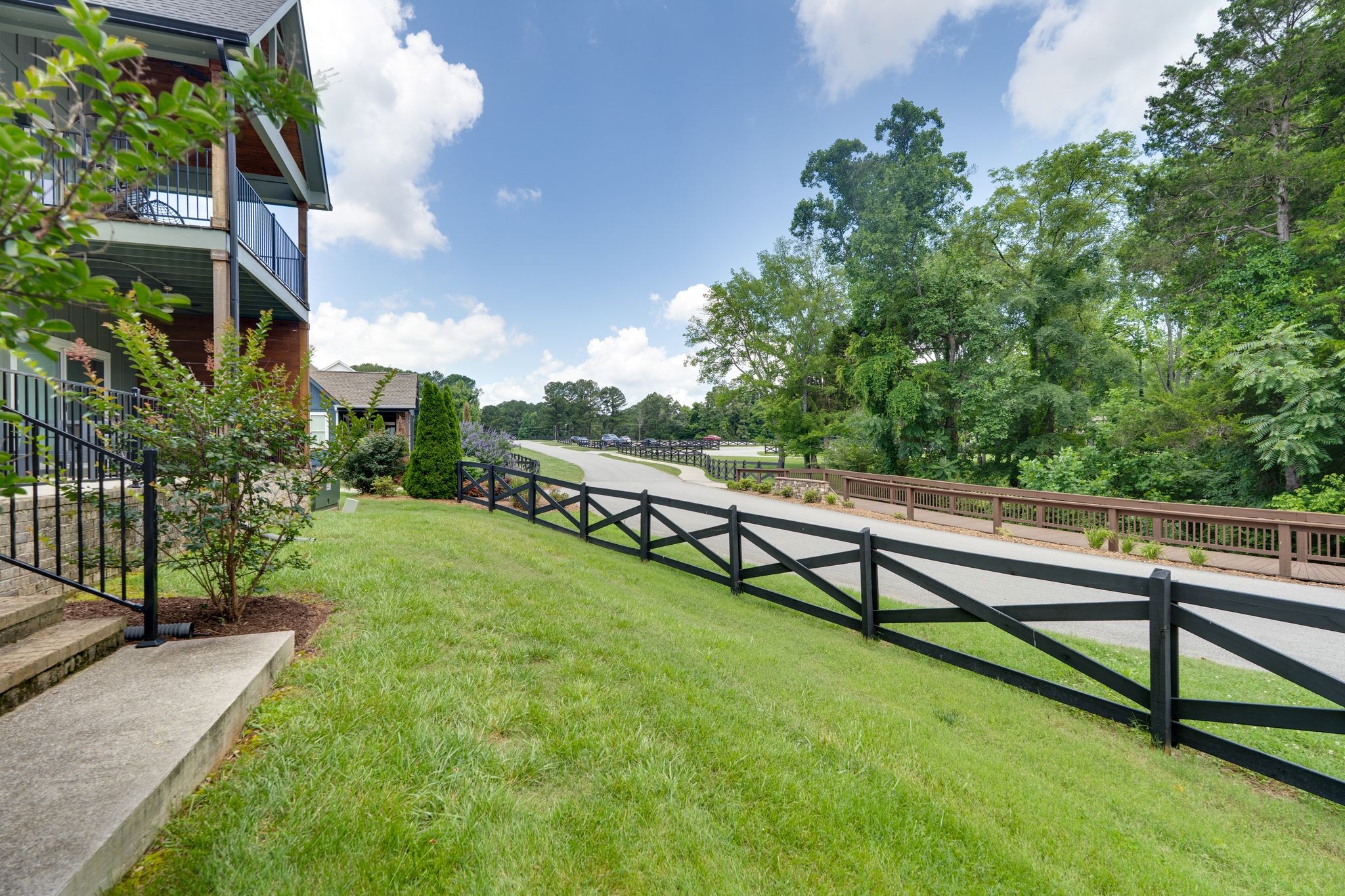 11 Hammock Dr
