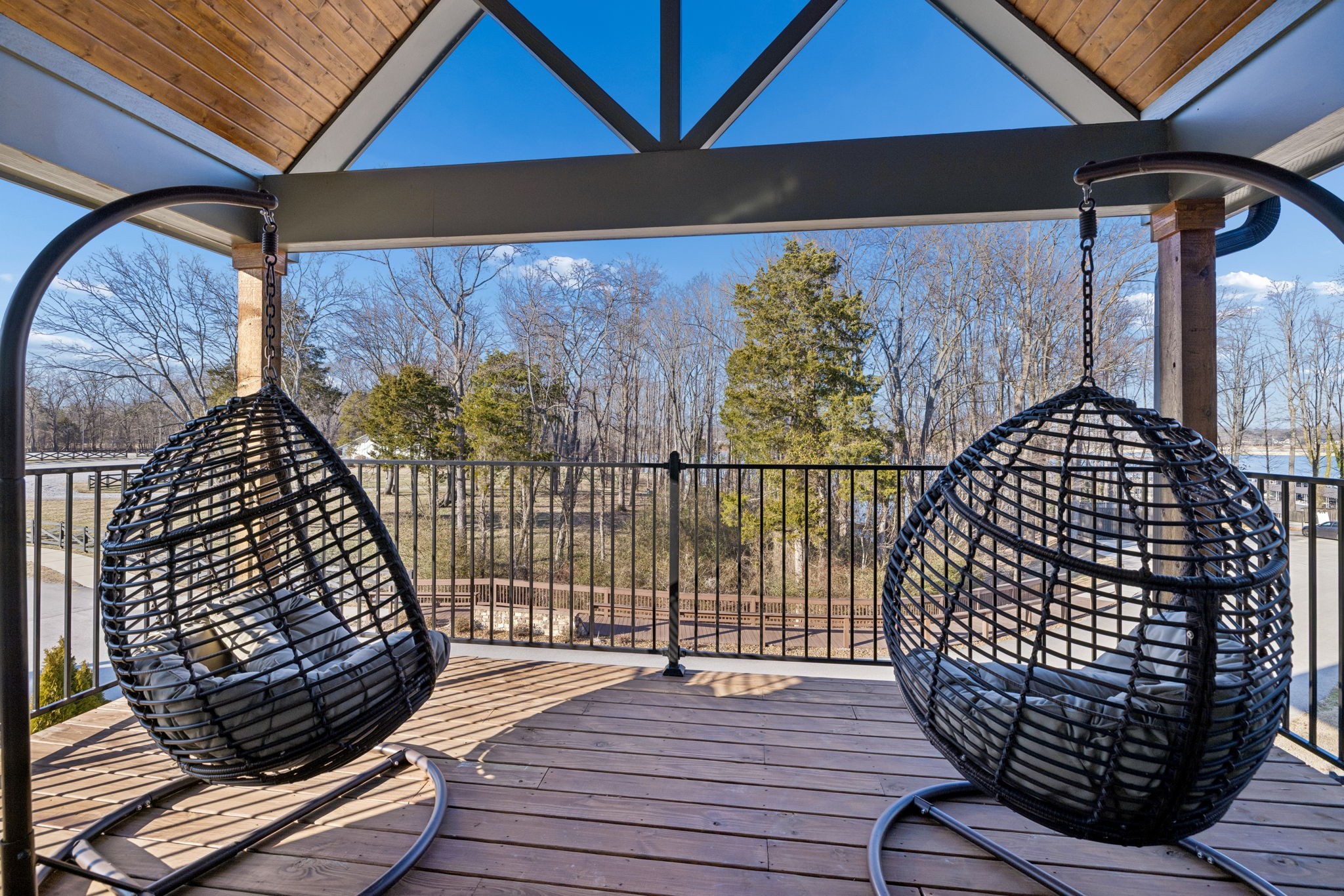 11 Hammock Dr
