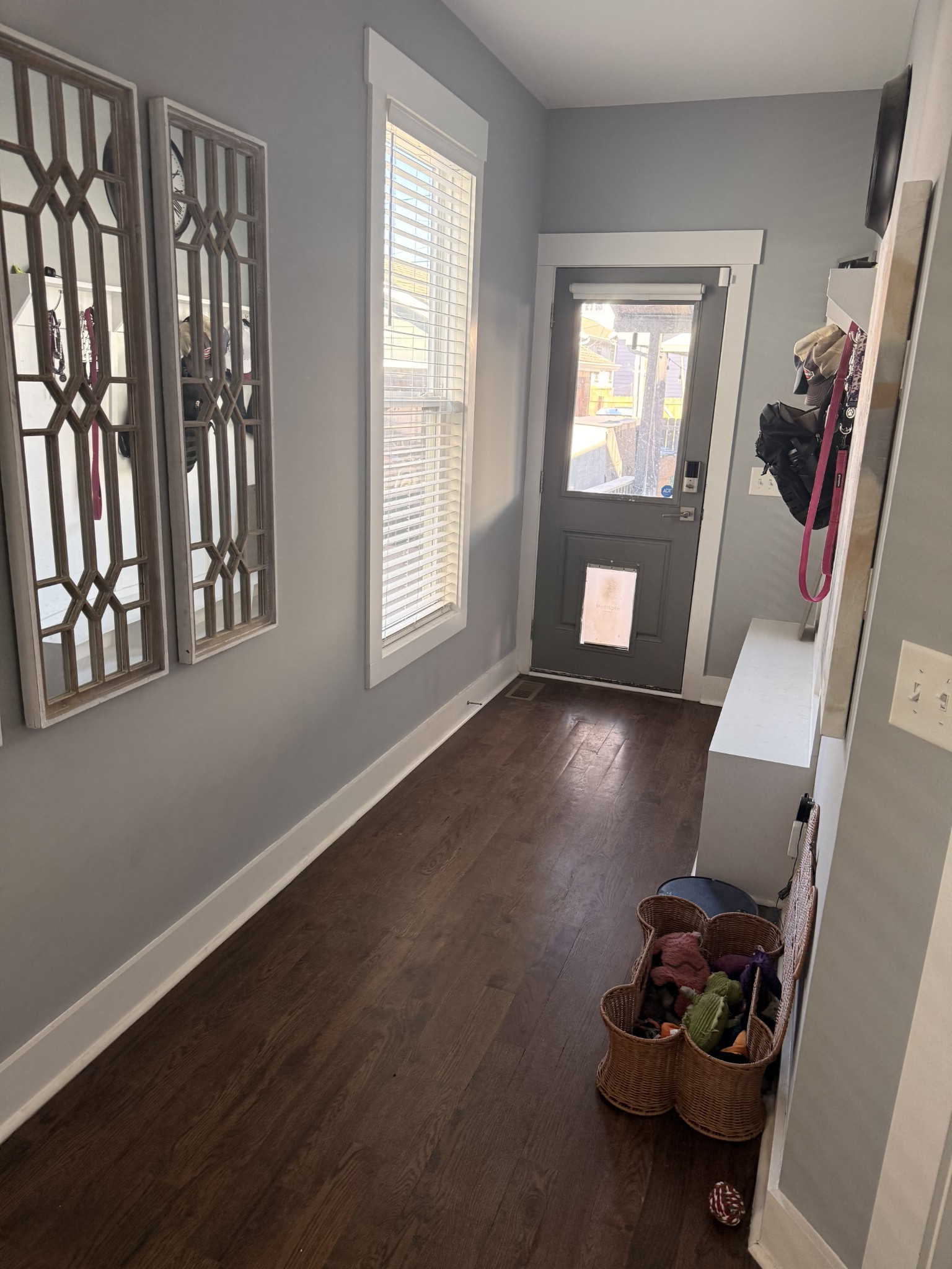 6014B California Ave Unit: B