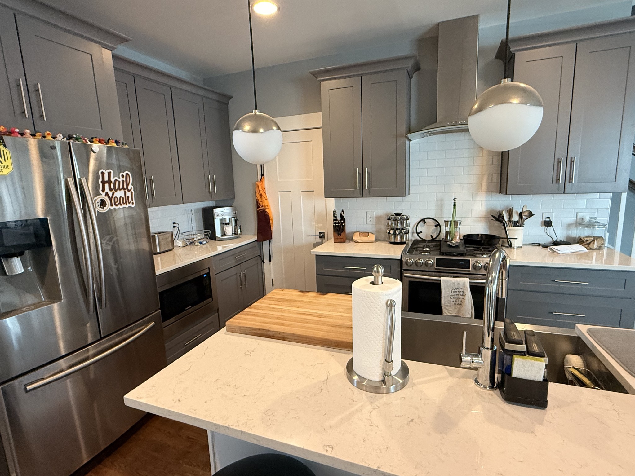 6014B California Ave Unit: B