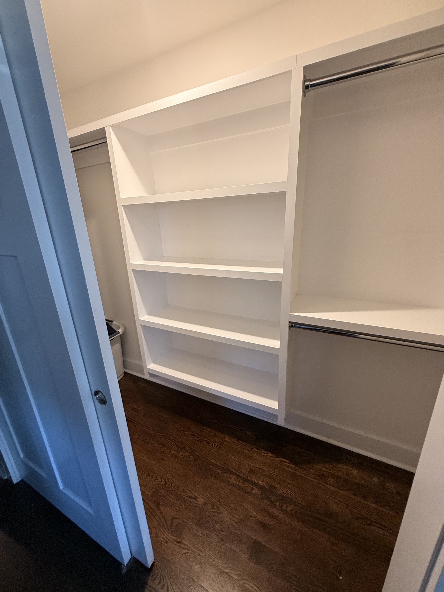 6014B California Ave Unit: B