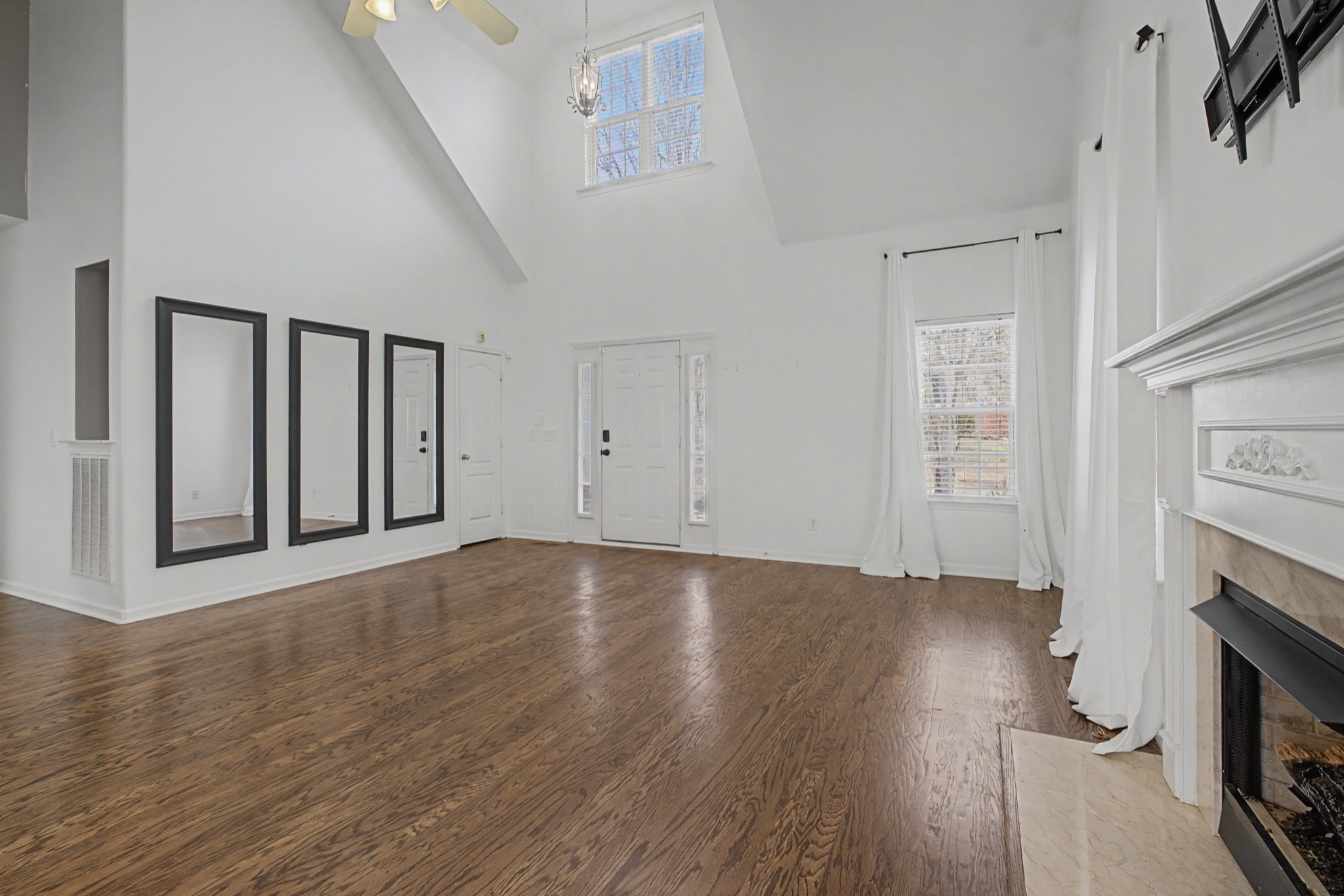 1857 Woodland Pointe Dr