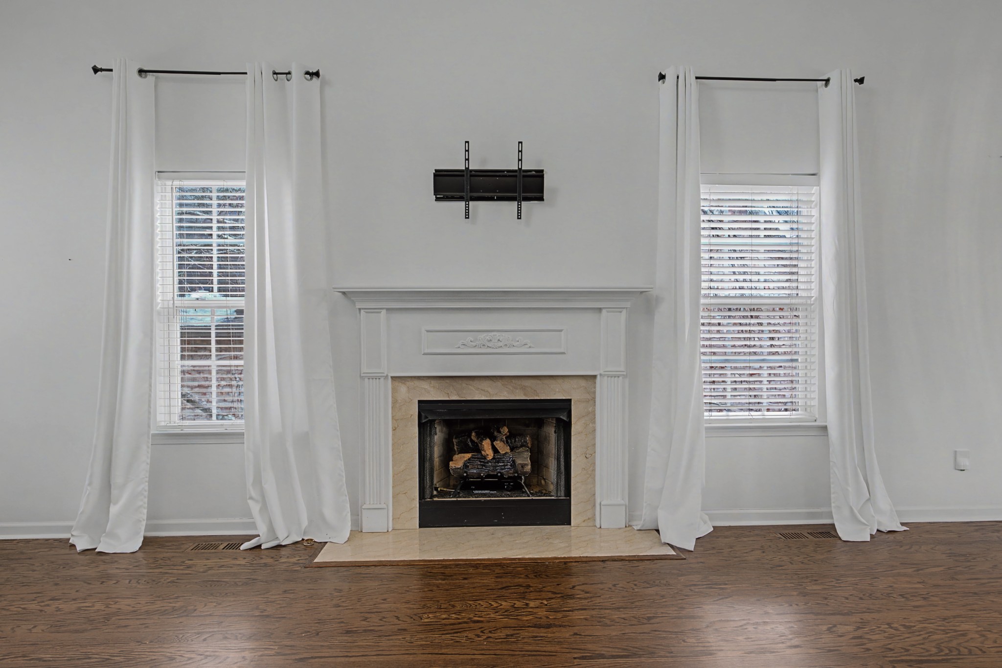 1857 Woodland Pointe Dr