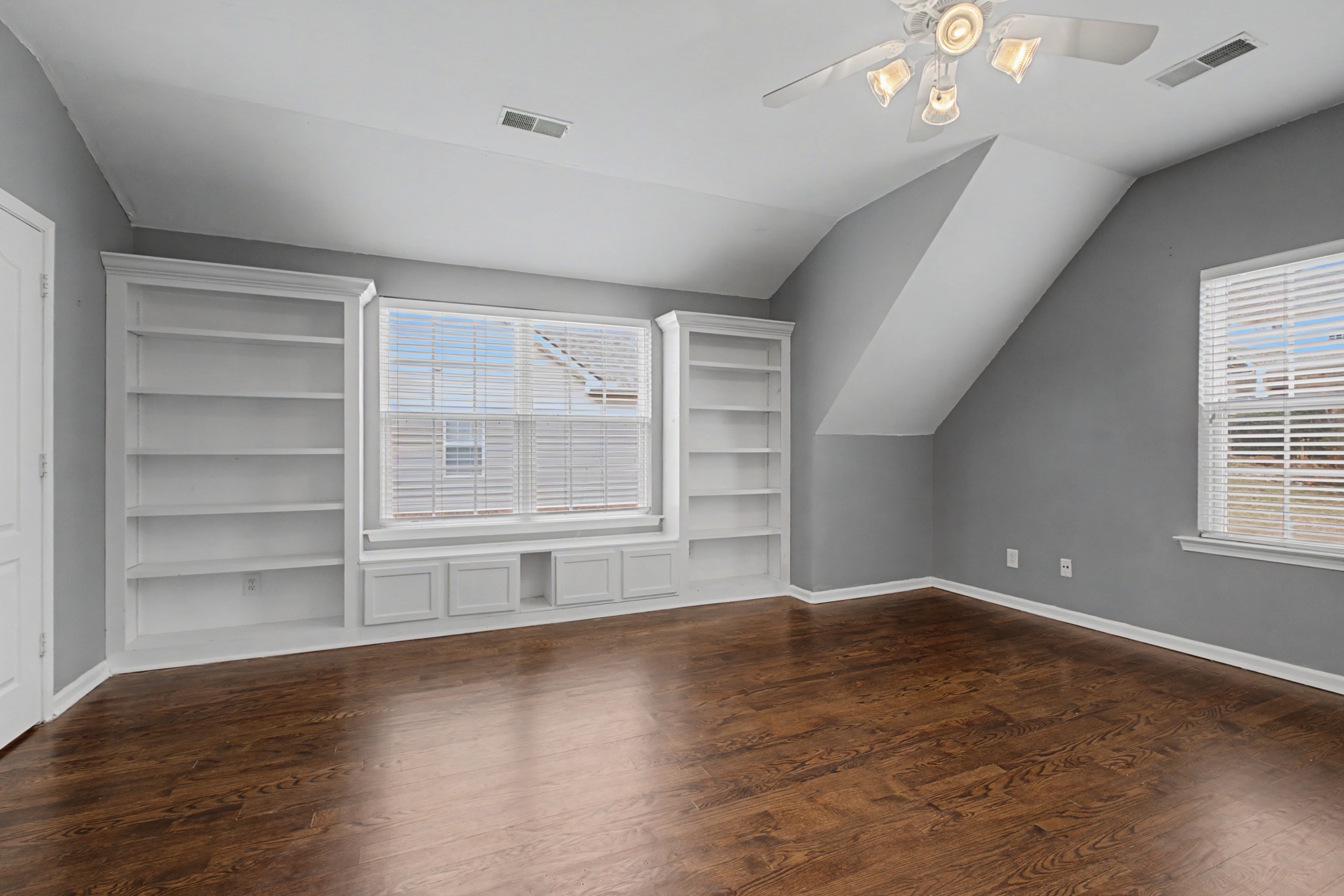 1857 Woodland Pointe Dr