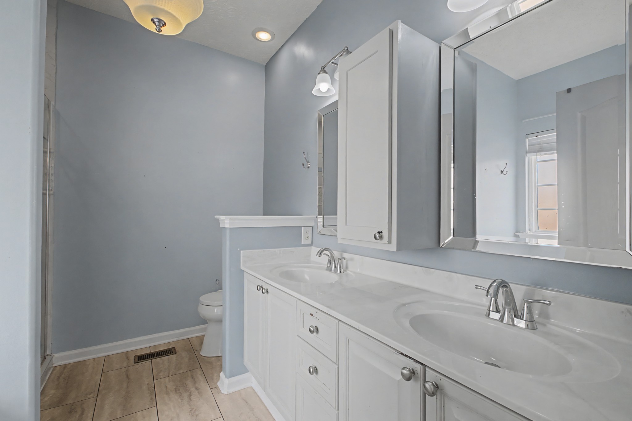 1857 Woodland Pointe Dr