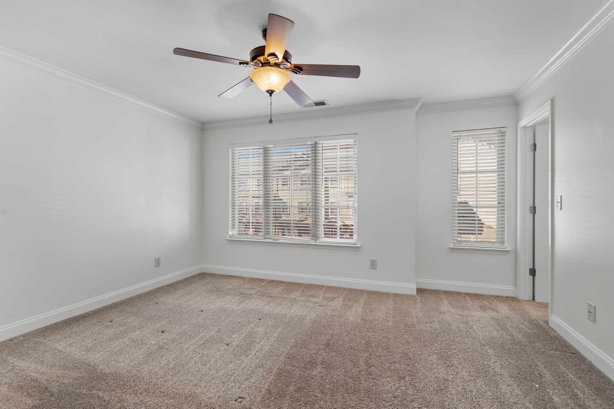 1112 Woodbury Falls Ct