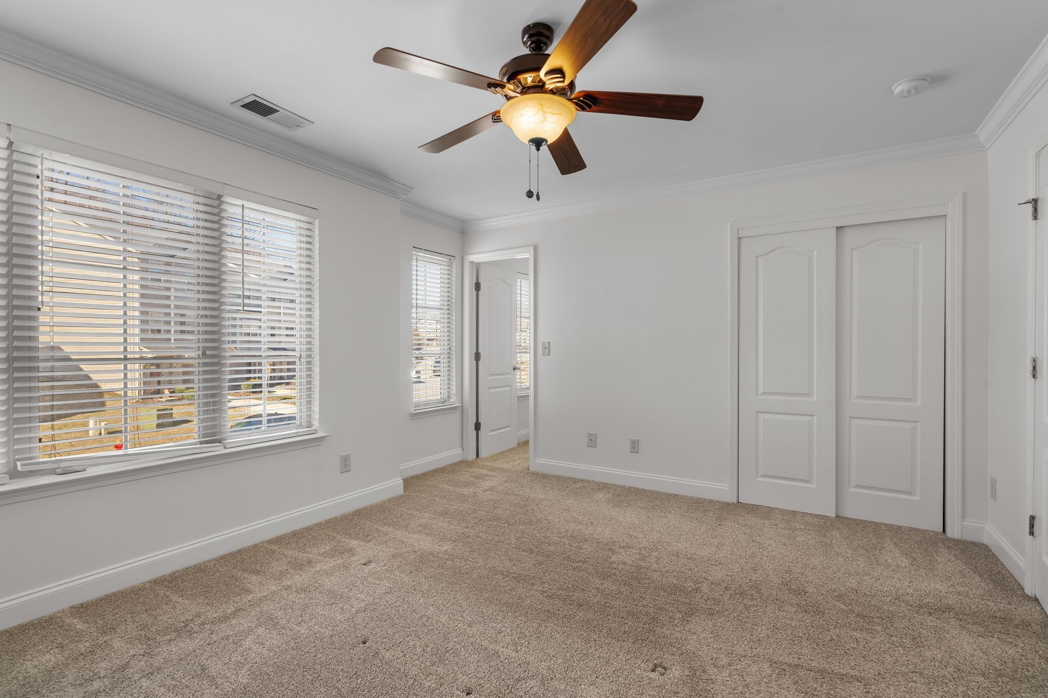 1112 Woodbury Falls Ct