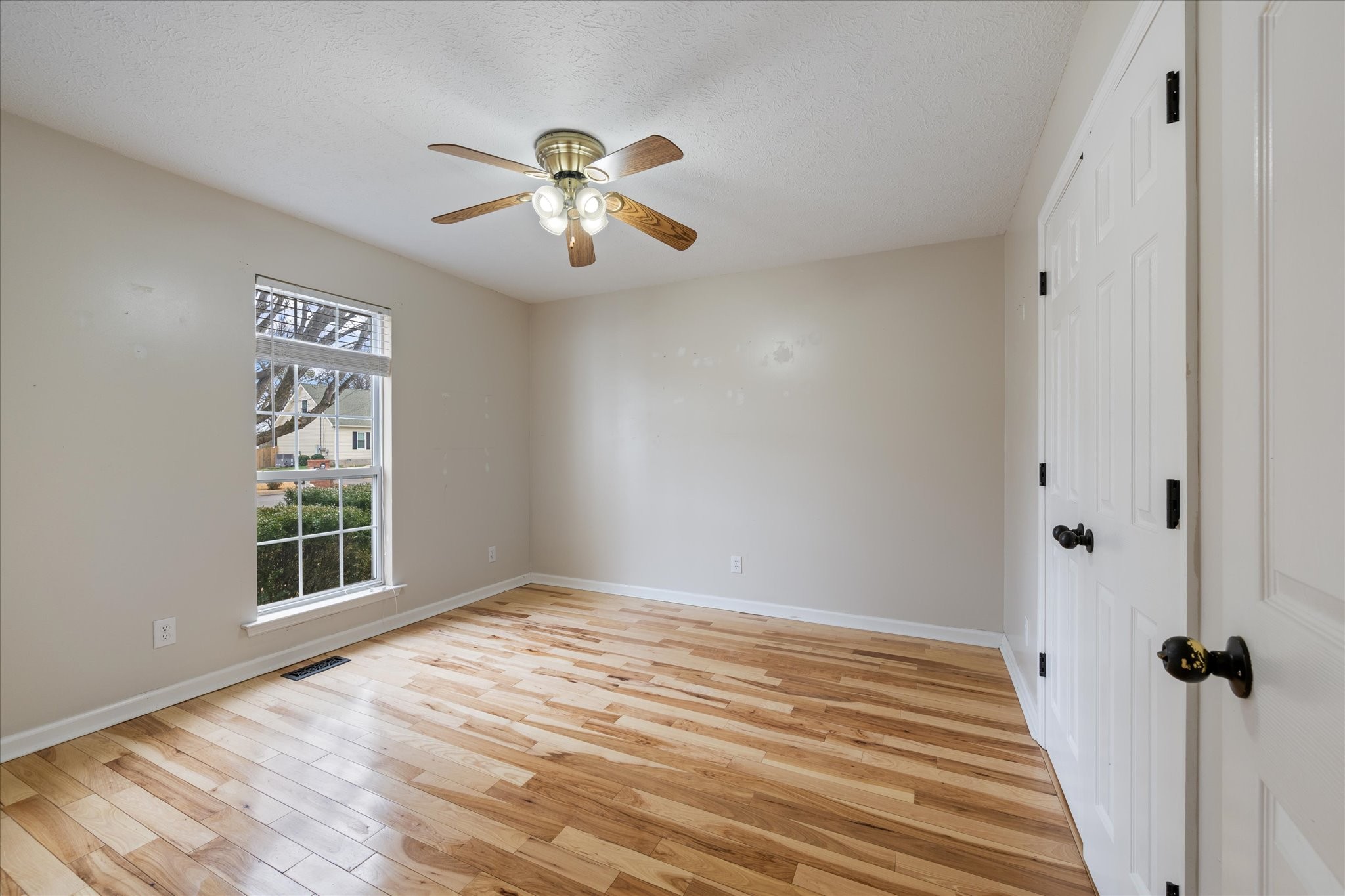 2719 Rocking Horse Ln