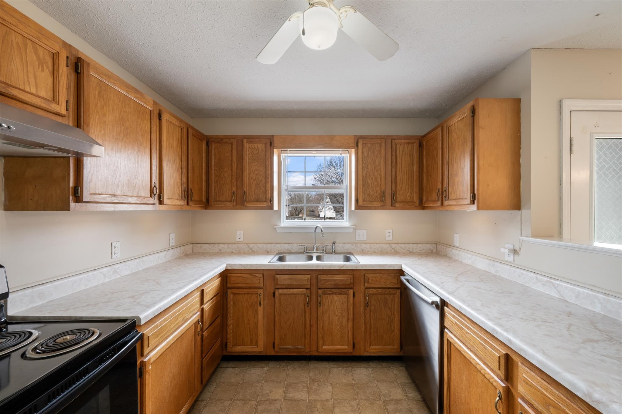 2719 Rocking Horse Ln