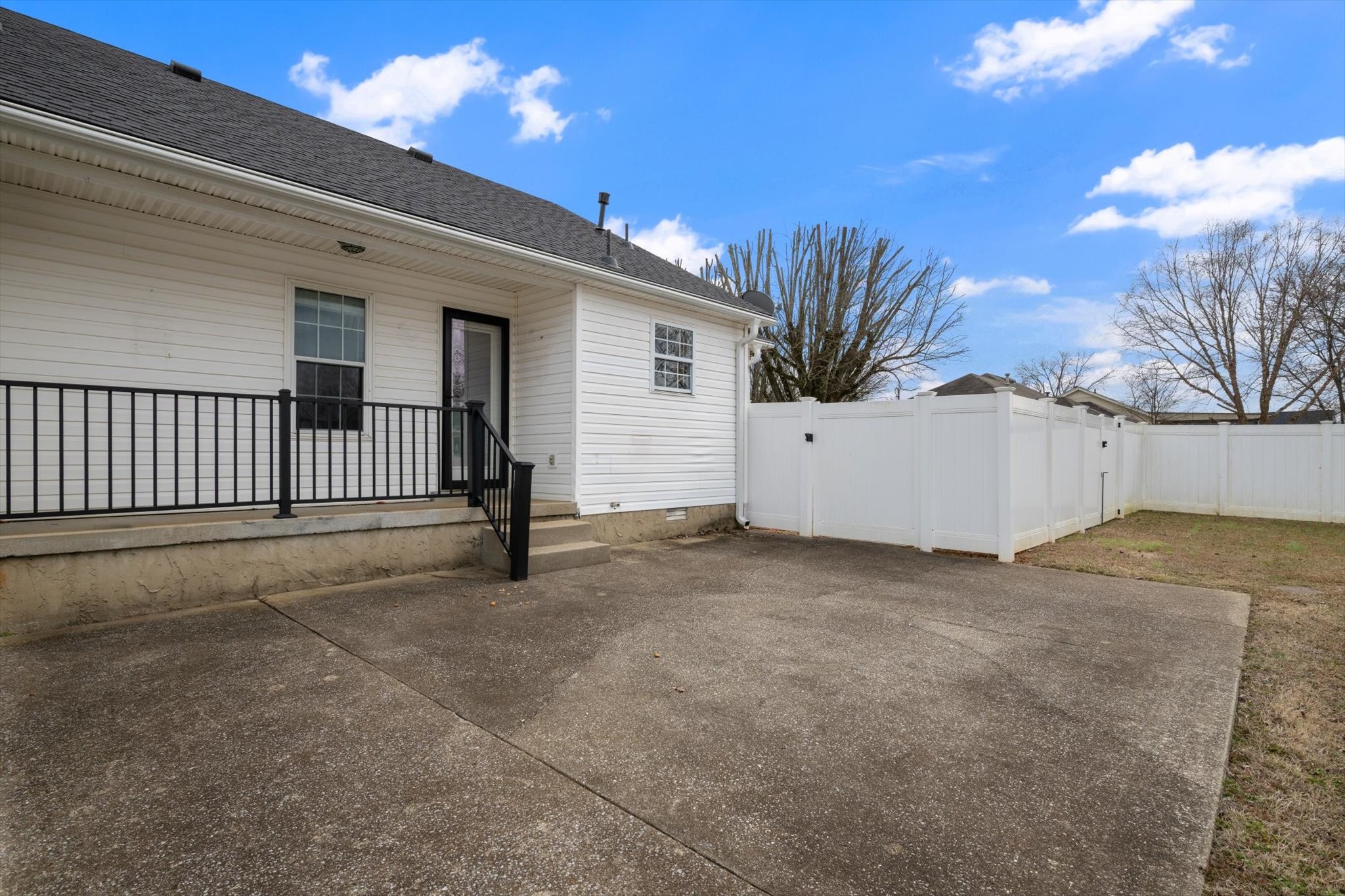 2719 Rocking Horse Ln