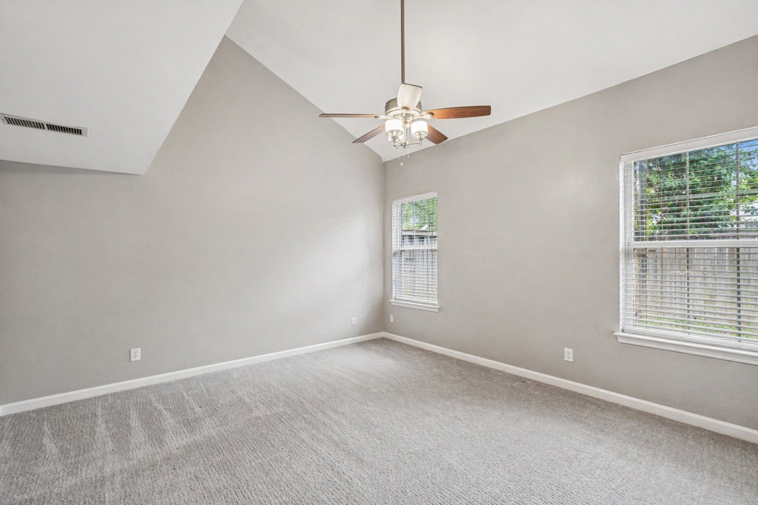 902 Idlewild Ct