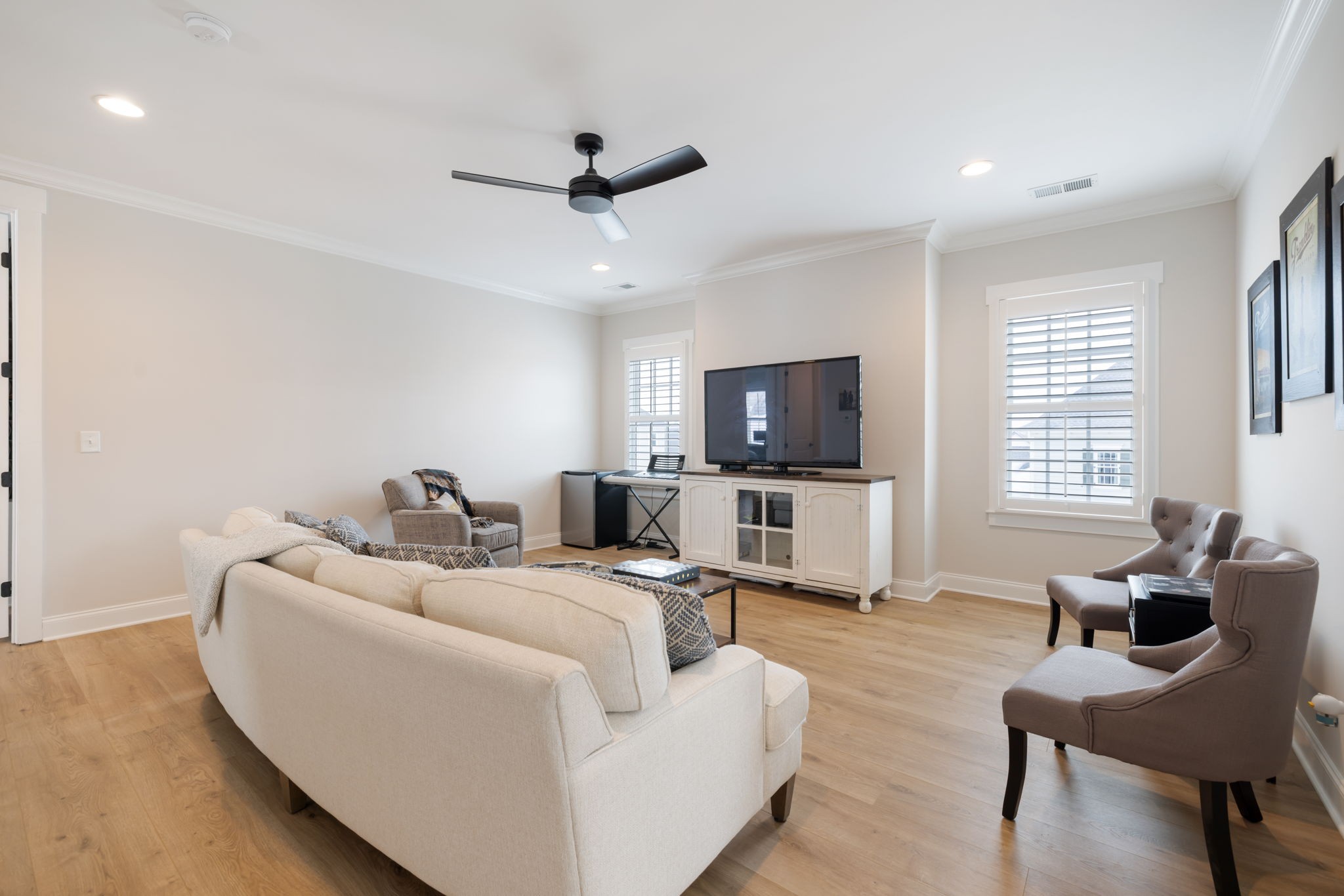 1049 Southbrooke Blvd