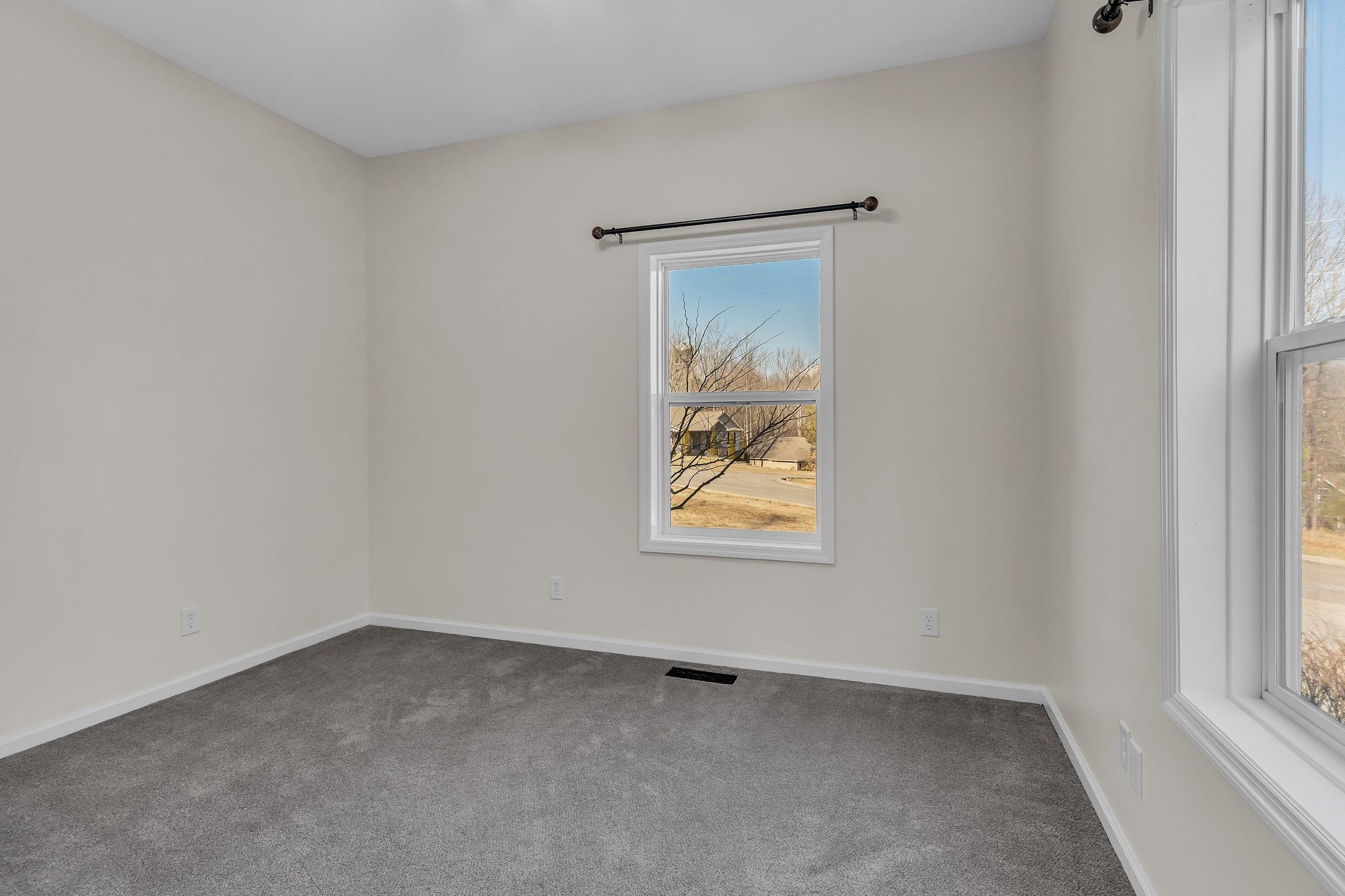 1000 Chickadee Ct