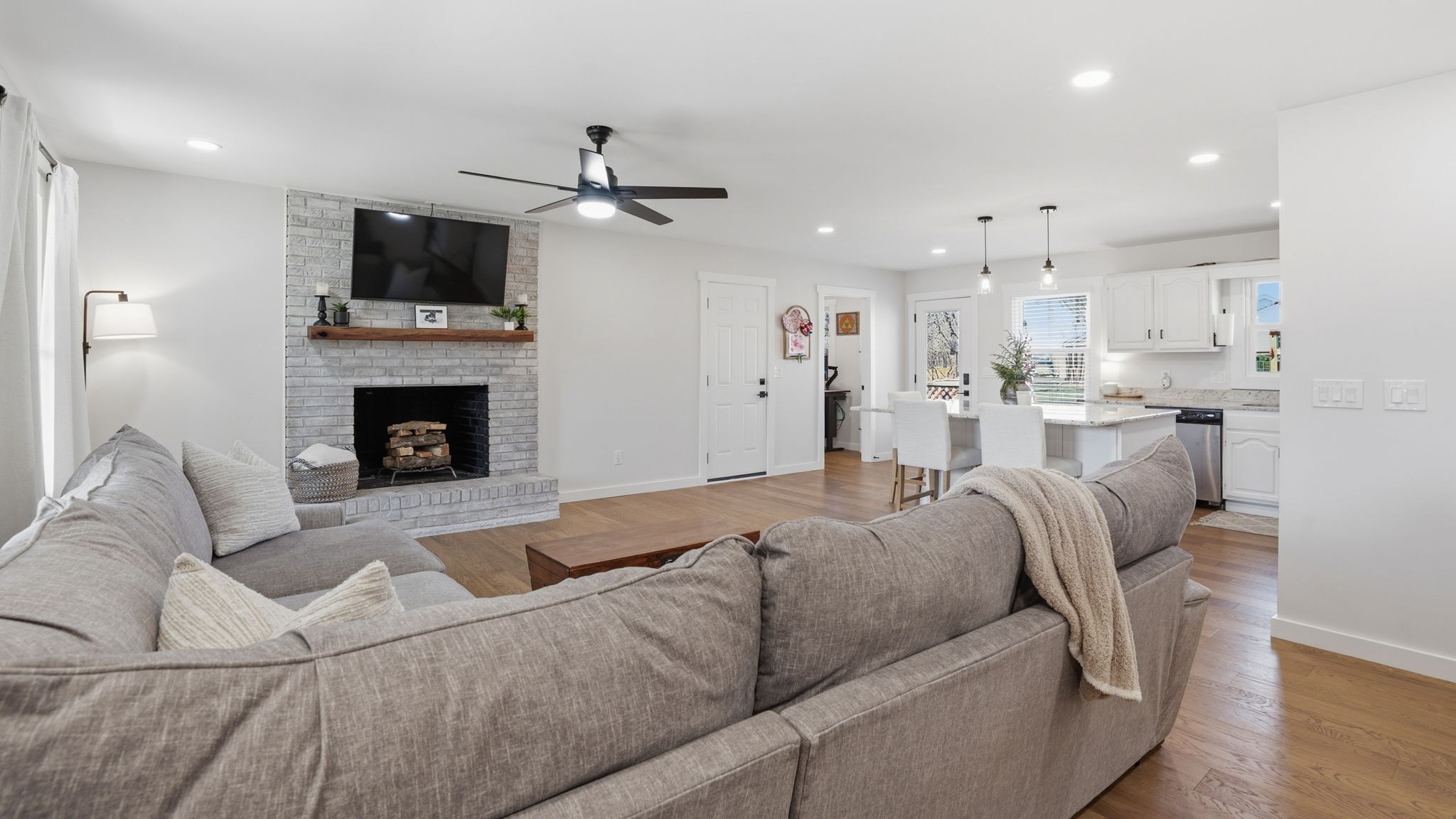 2331 Ravenwood Dr