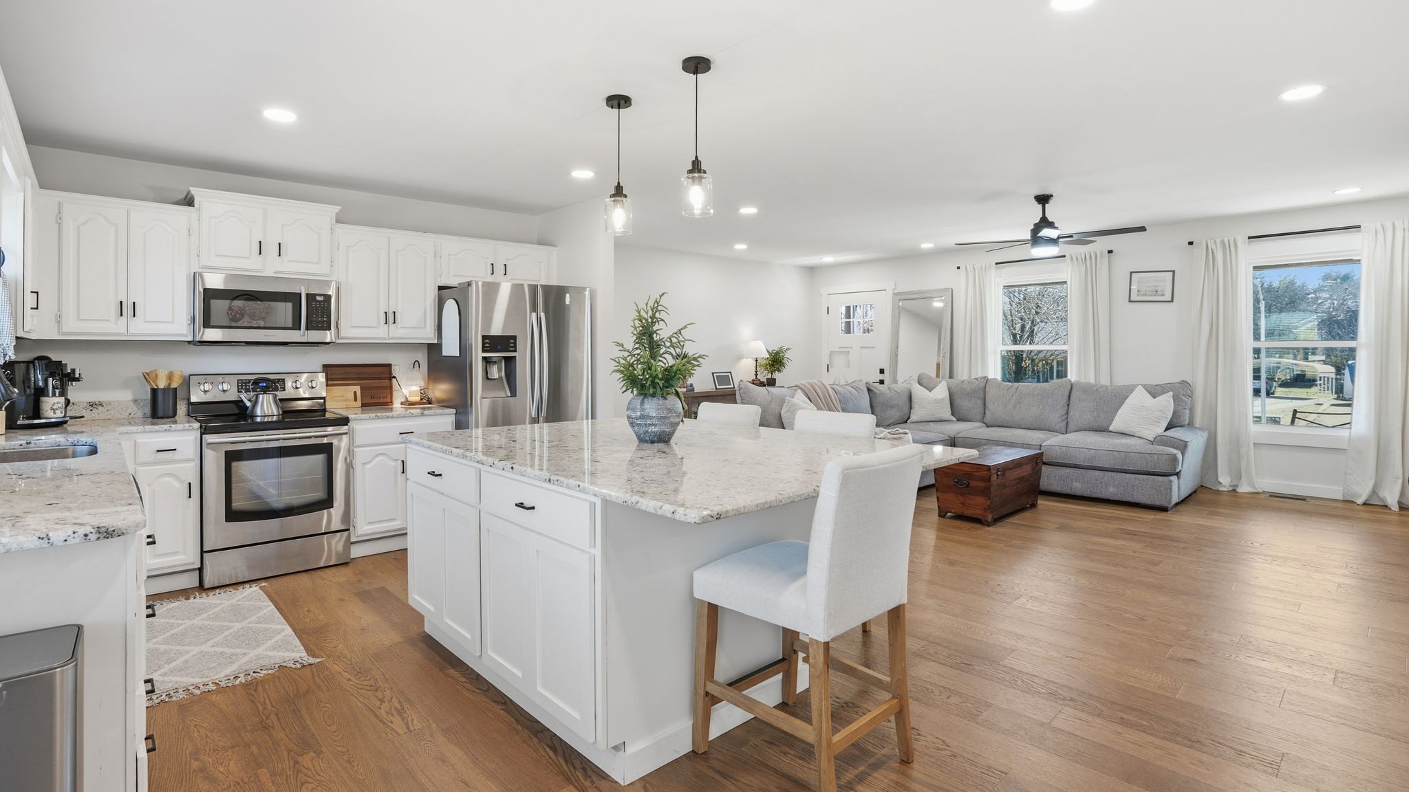 2331 Ravenwood Dr