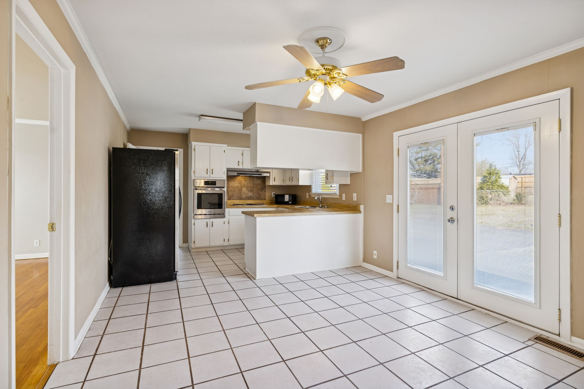 532 Landau Dr