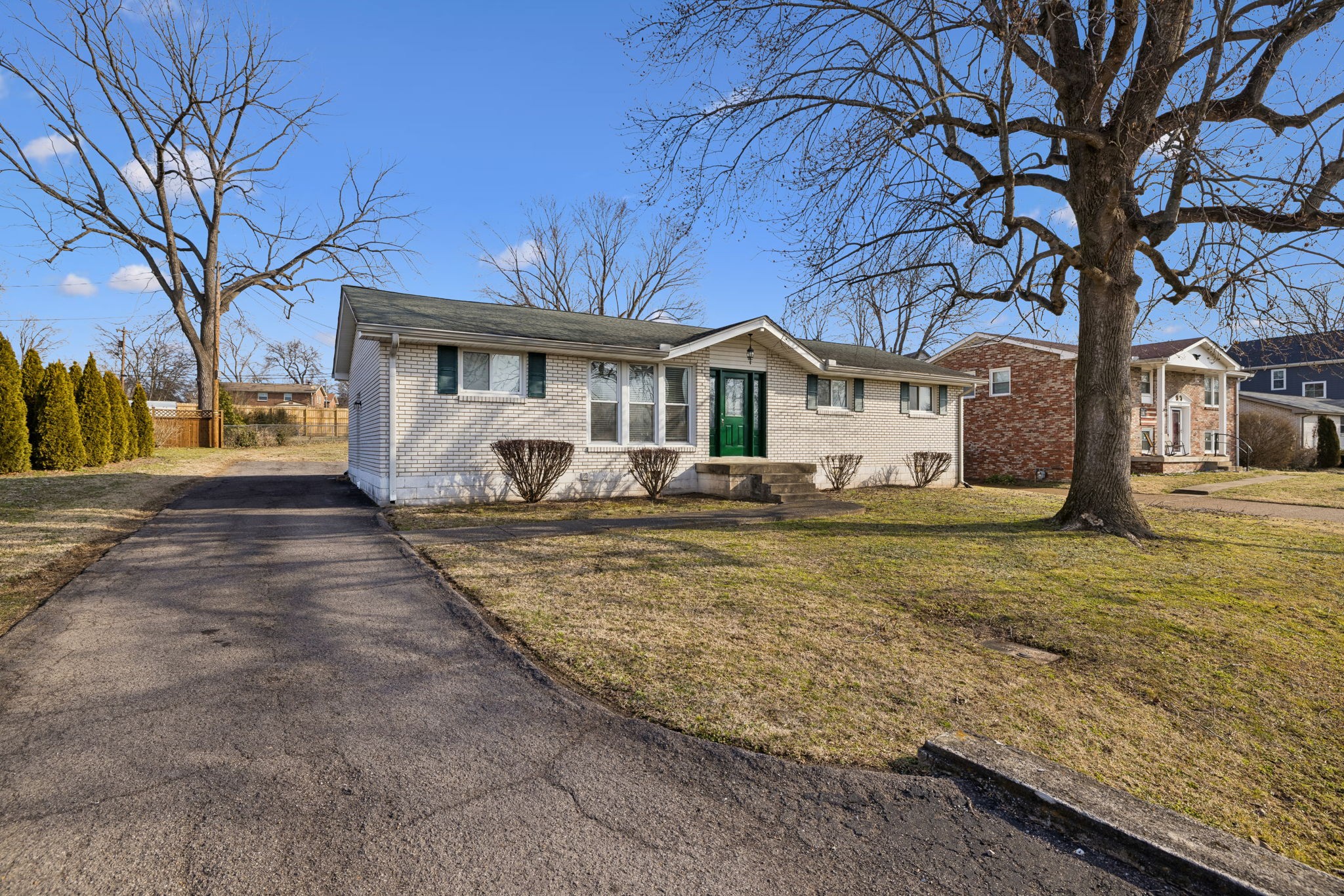 532 Landau Dr