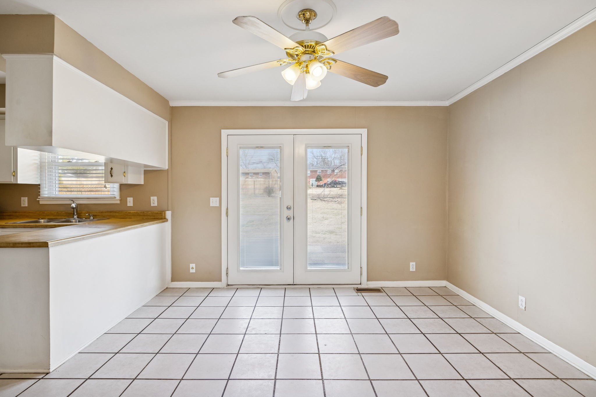 532 Landau Dr