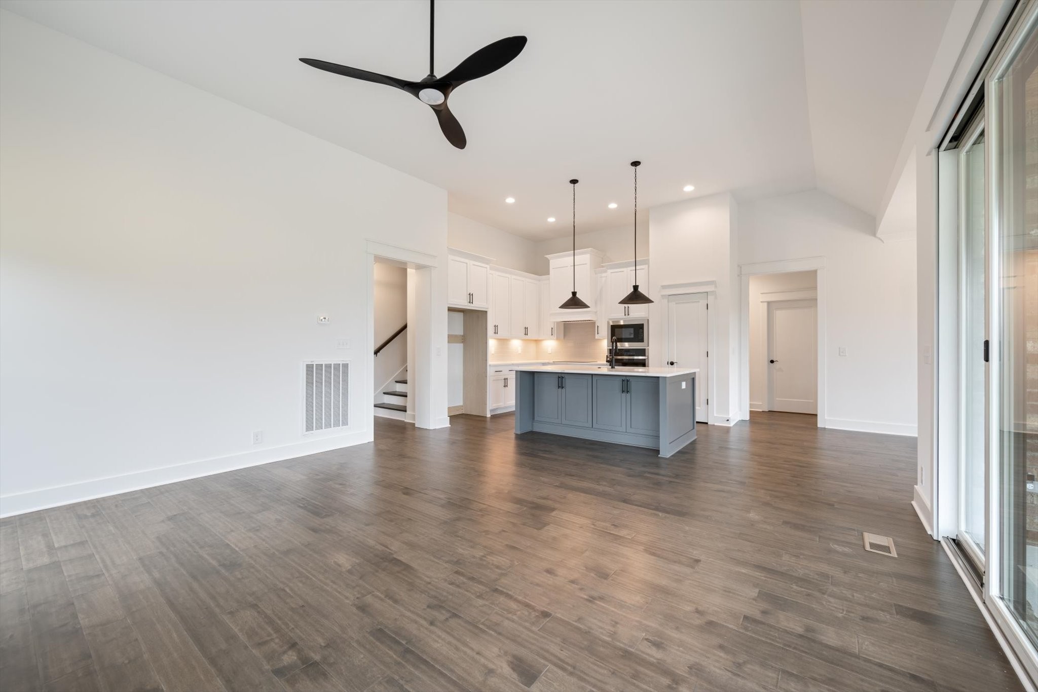 2631 Holly Springs Dr