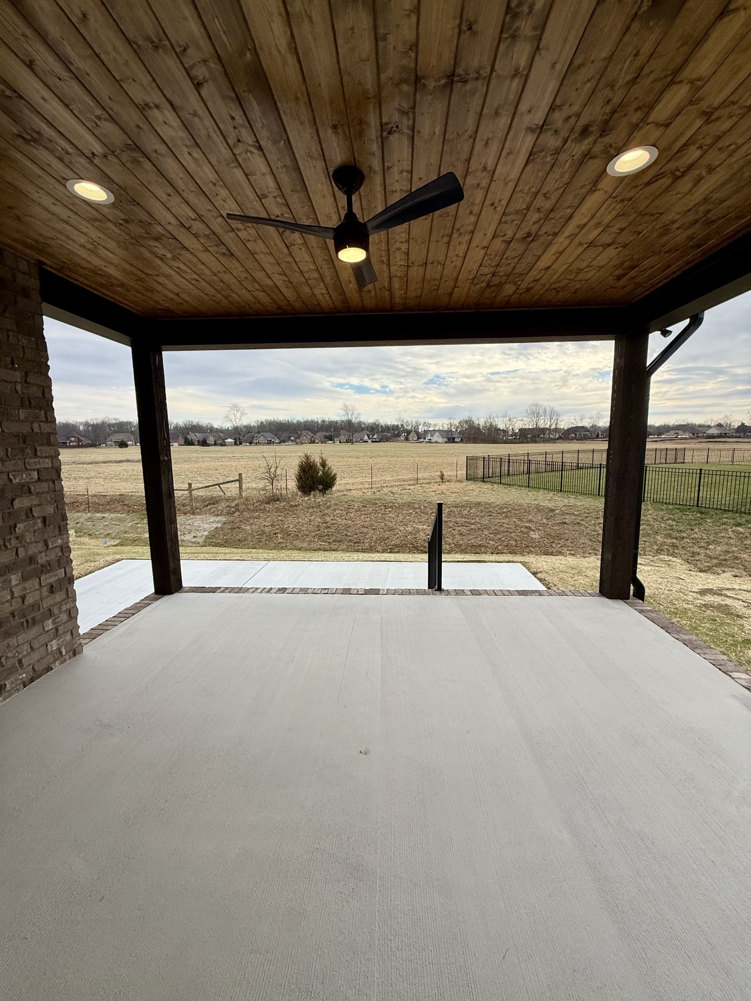 2631 Holly Springs Dr