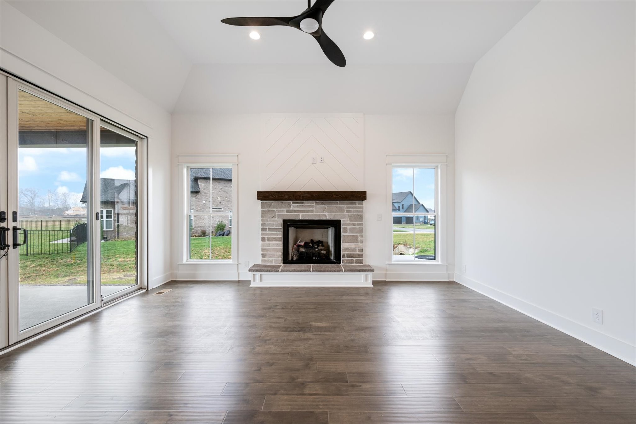 2631 Holly Springs Dr