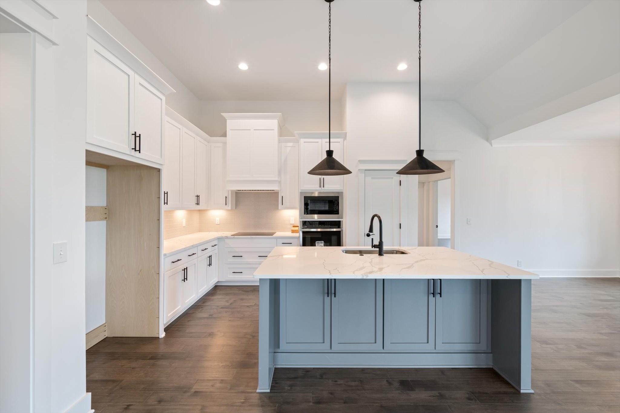 2631 Holly Springs Dr