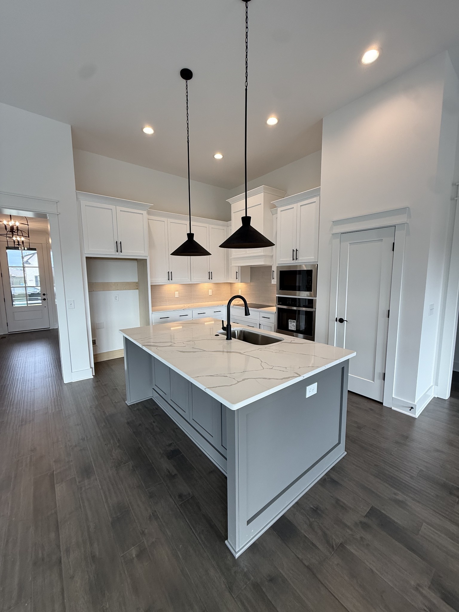 2631 Holly Springs Dr