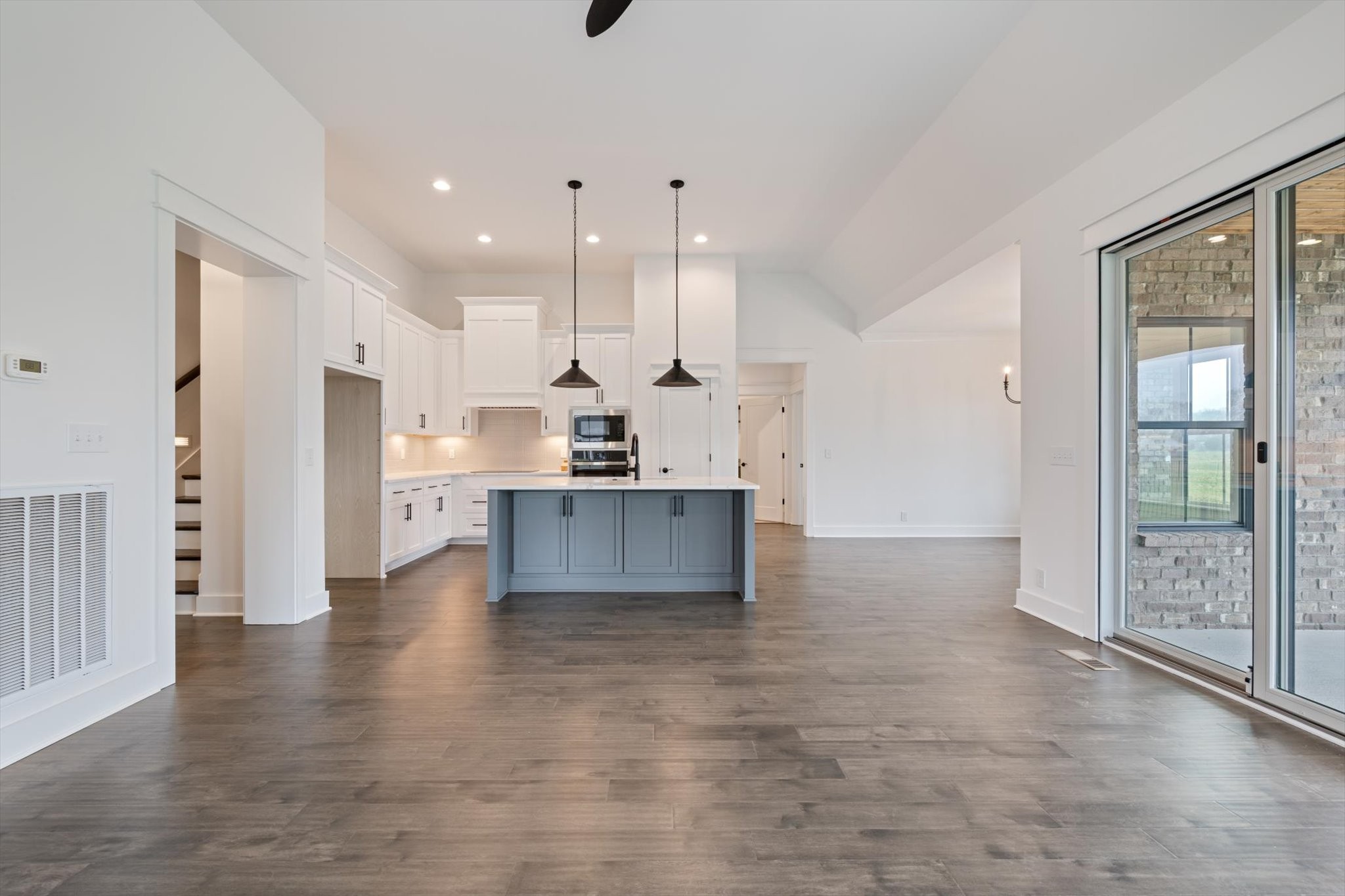 2631 Holly Springs Dr