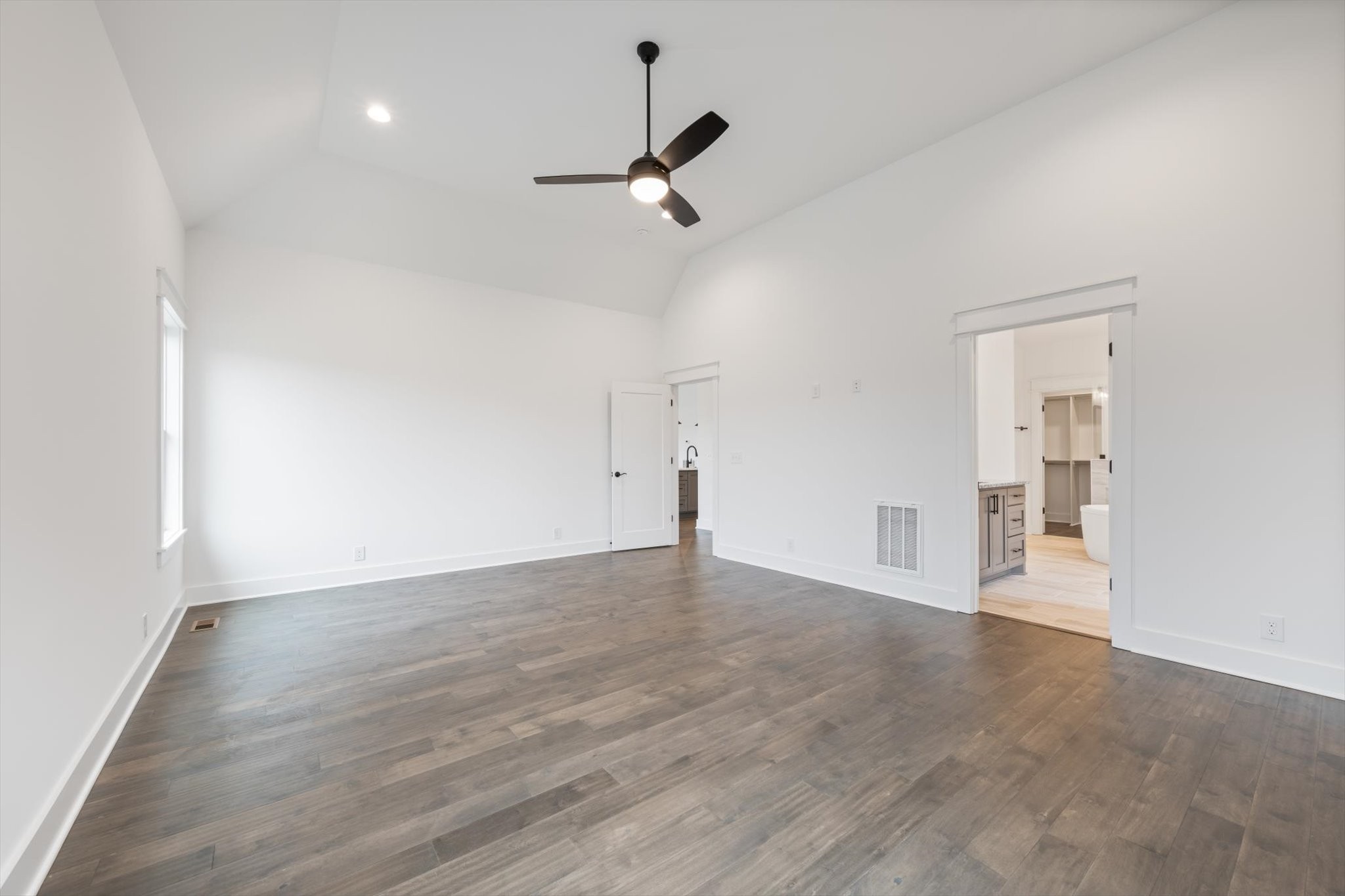 2631 Holly Springs Dr