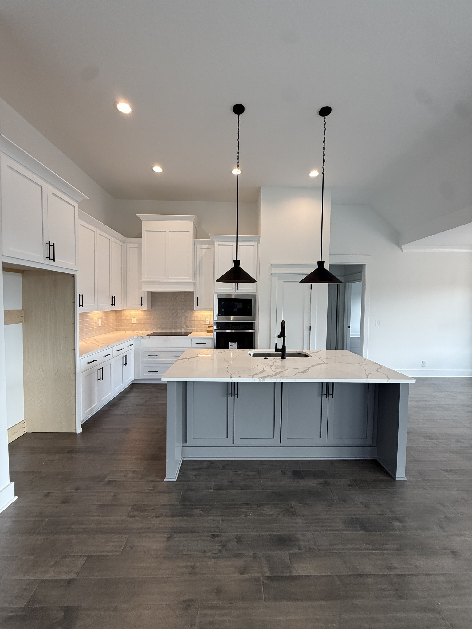 2631 Holly Springs Dr