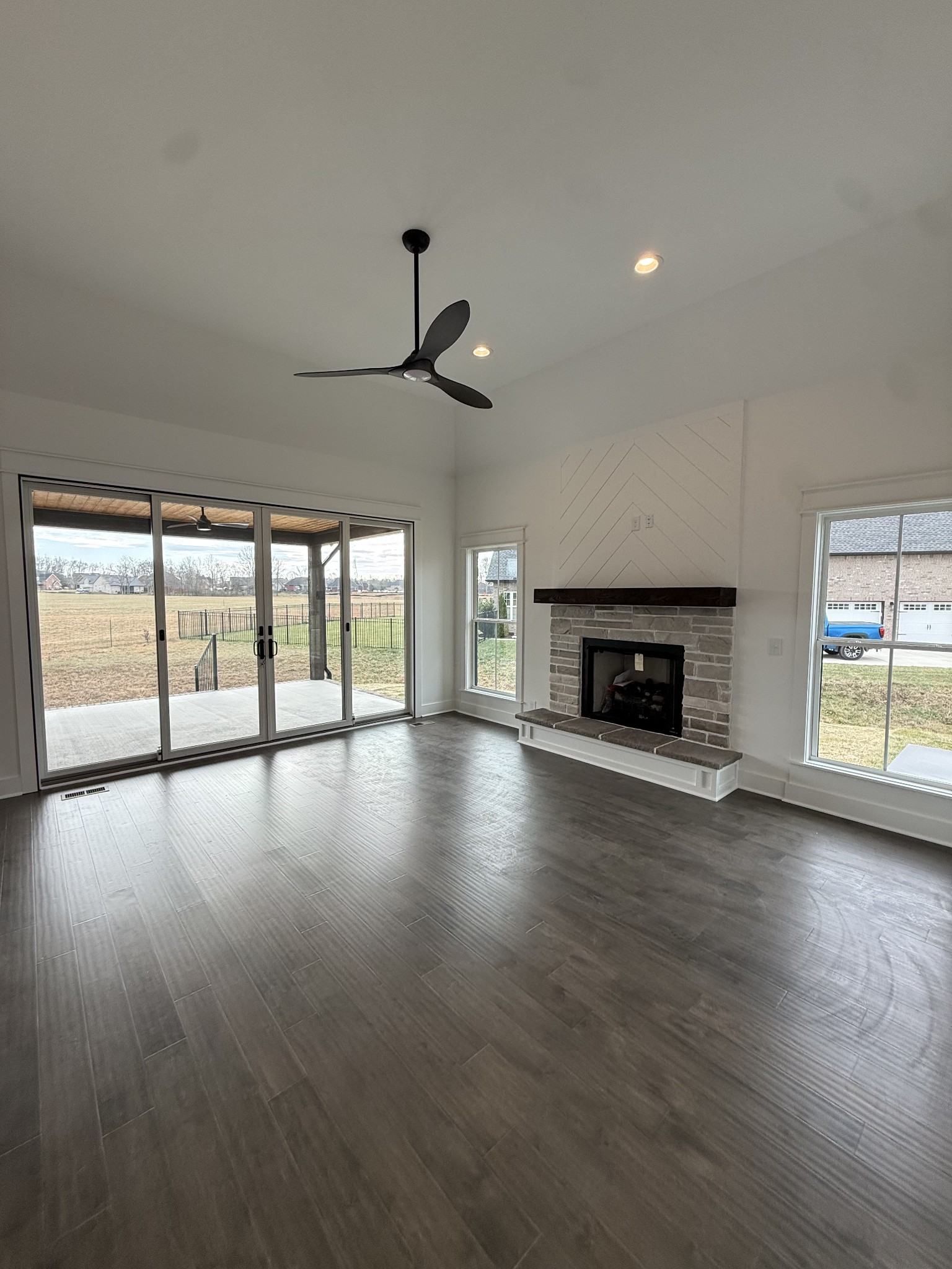 2631 Holly Springs Dr