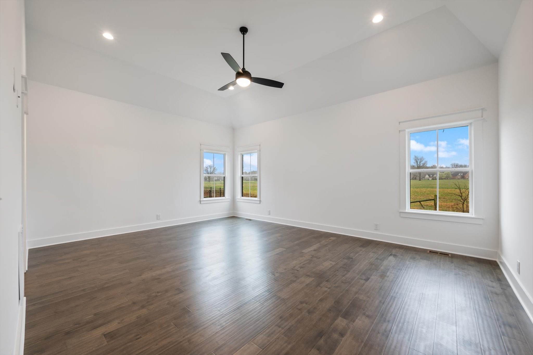 2631 Holly Springs Dr