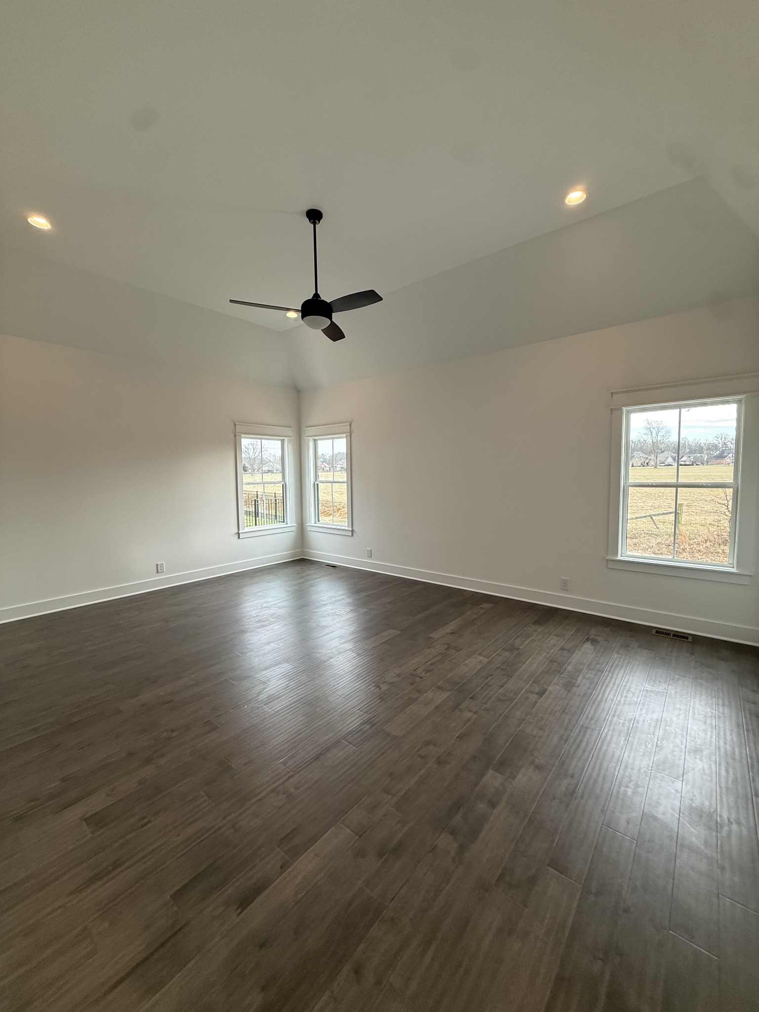 2631 Holly Springs Dr