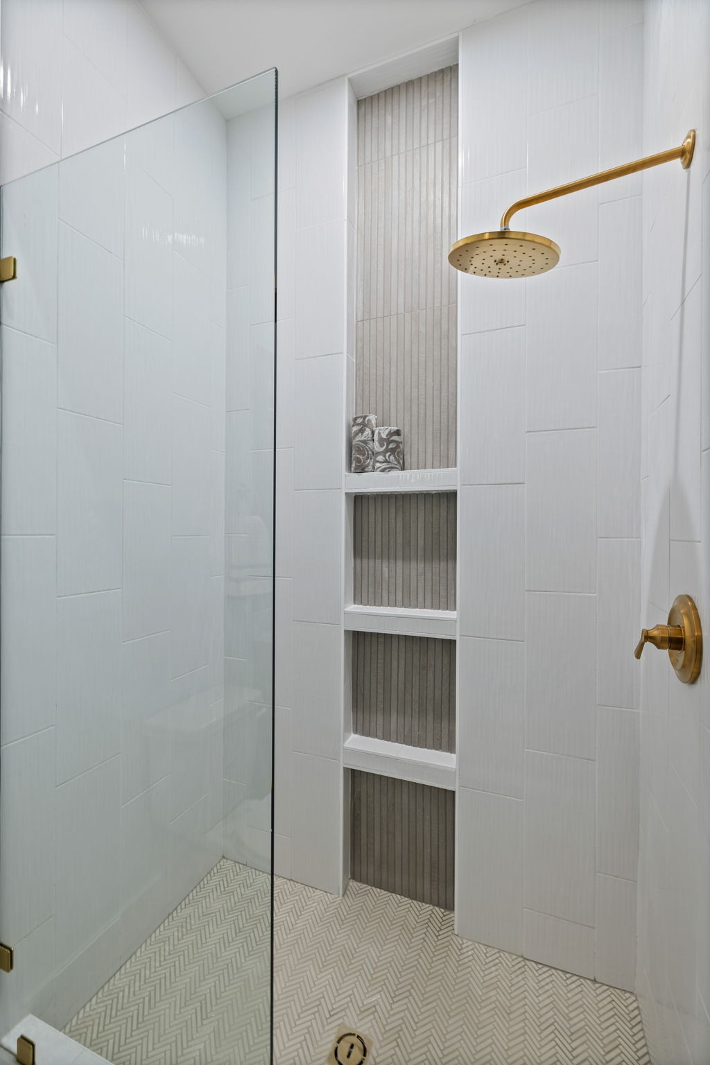 1003 Sinatra Drive