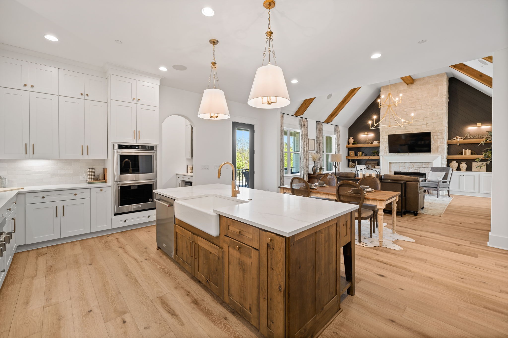 1003 Sinatra Drive