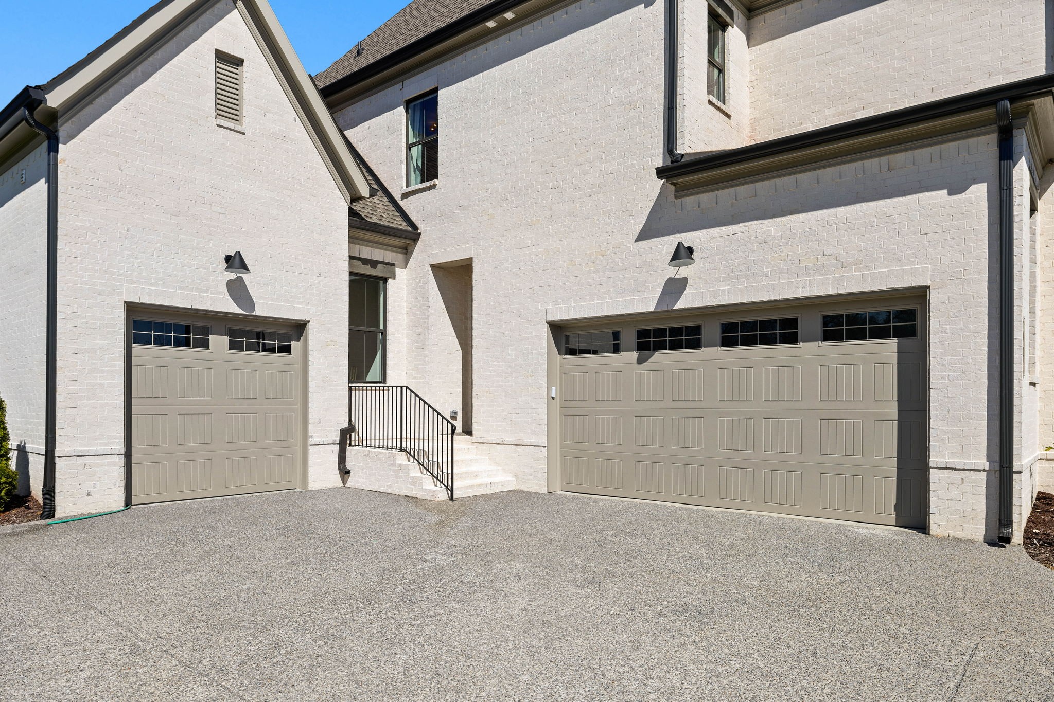 1003 Sinatra Drive