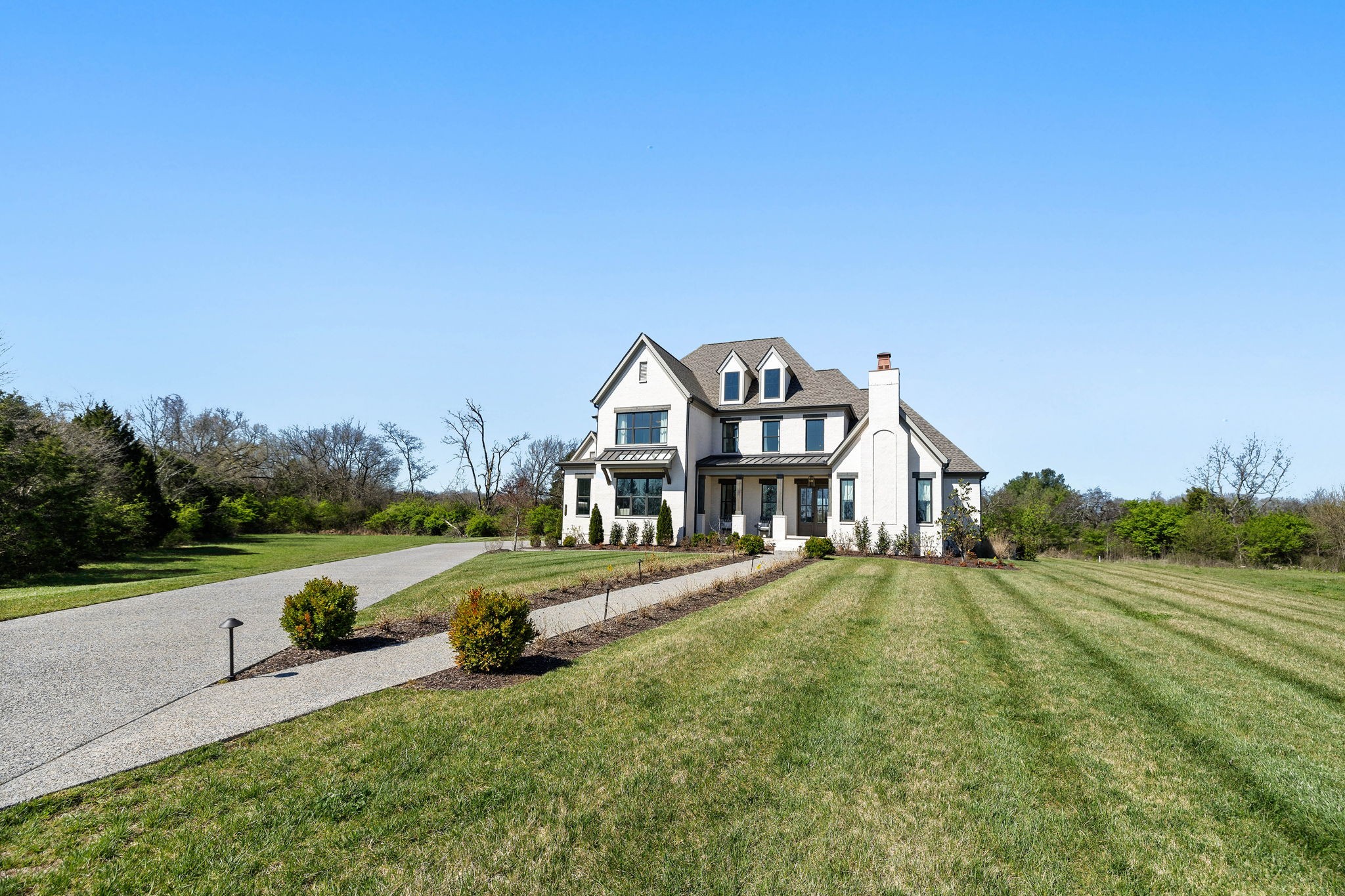 1003 Sinatra Drive