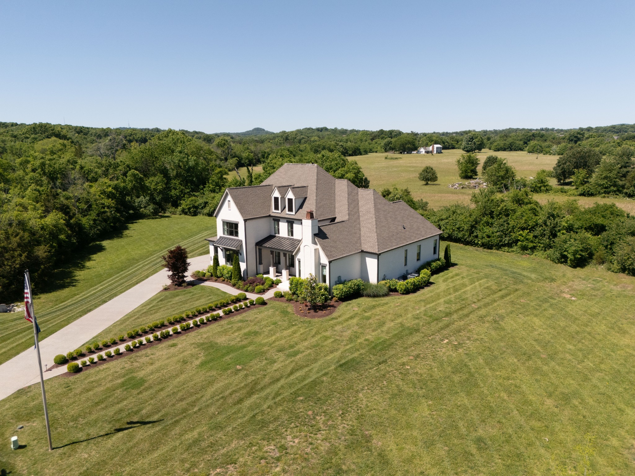 1003 Sinatra Drive