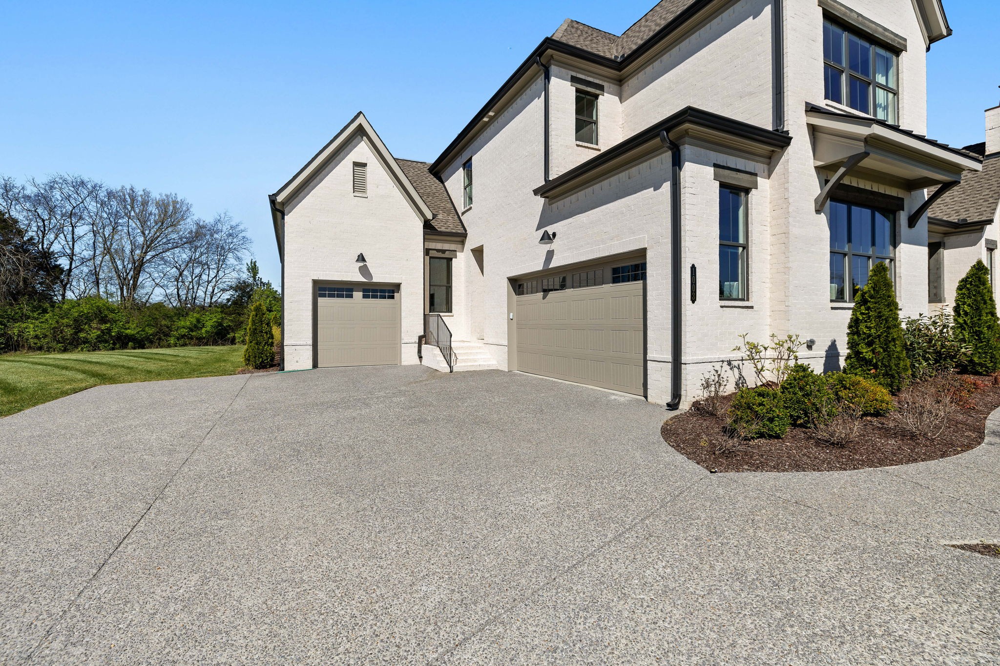 1003 Sinatra Drive