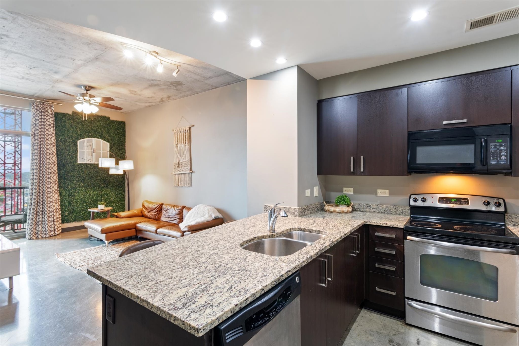 1510 Demonbreun St Unit: 706