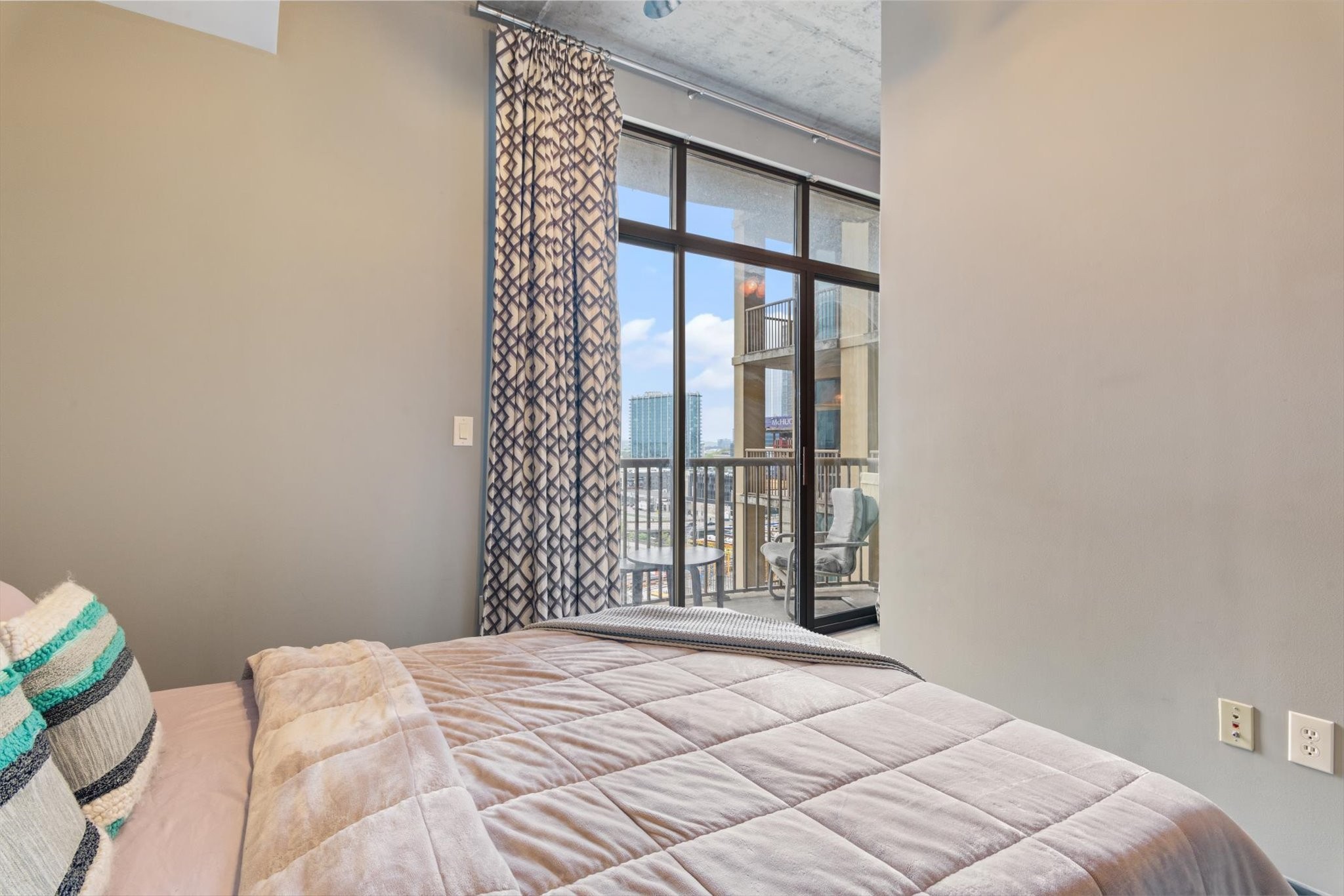 1510 Demonbreun St Unit: 706