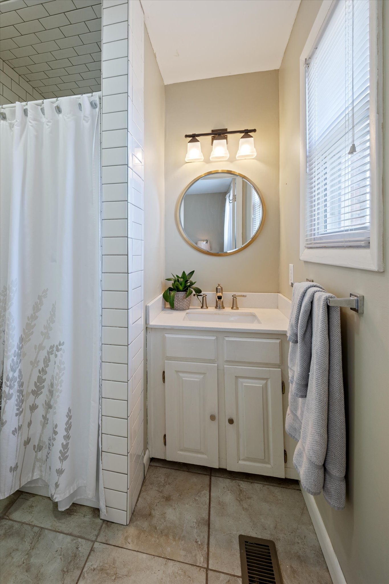 11540 Smithville Hwy