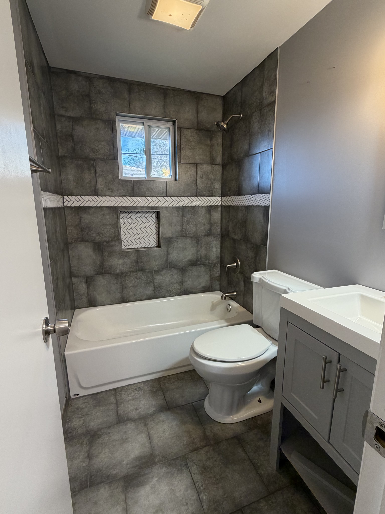 3316 Clifton Ave Unit: B