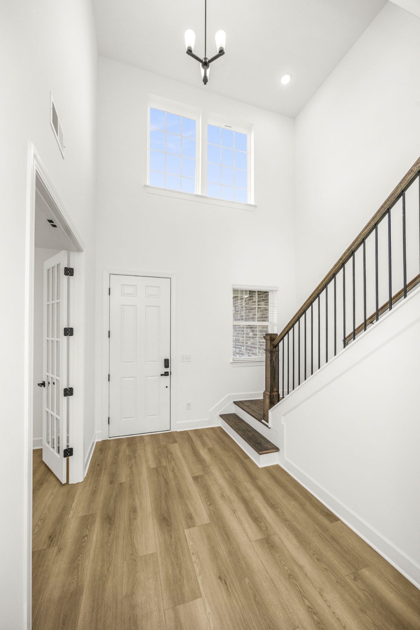 117 East Hill Street